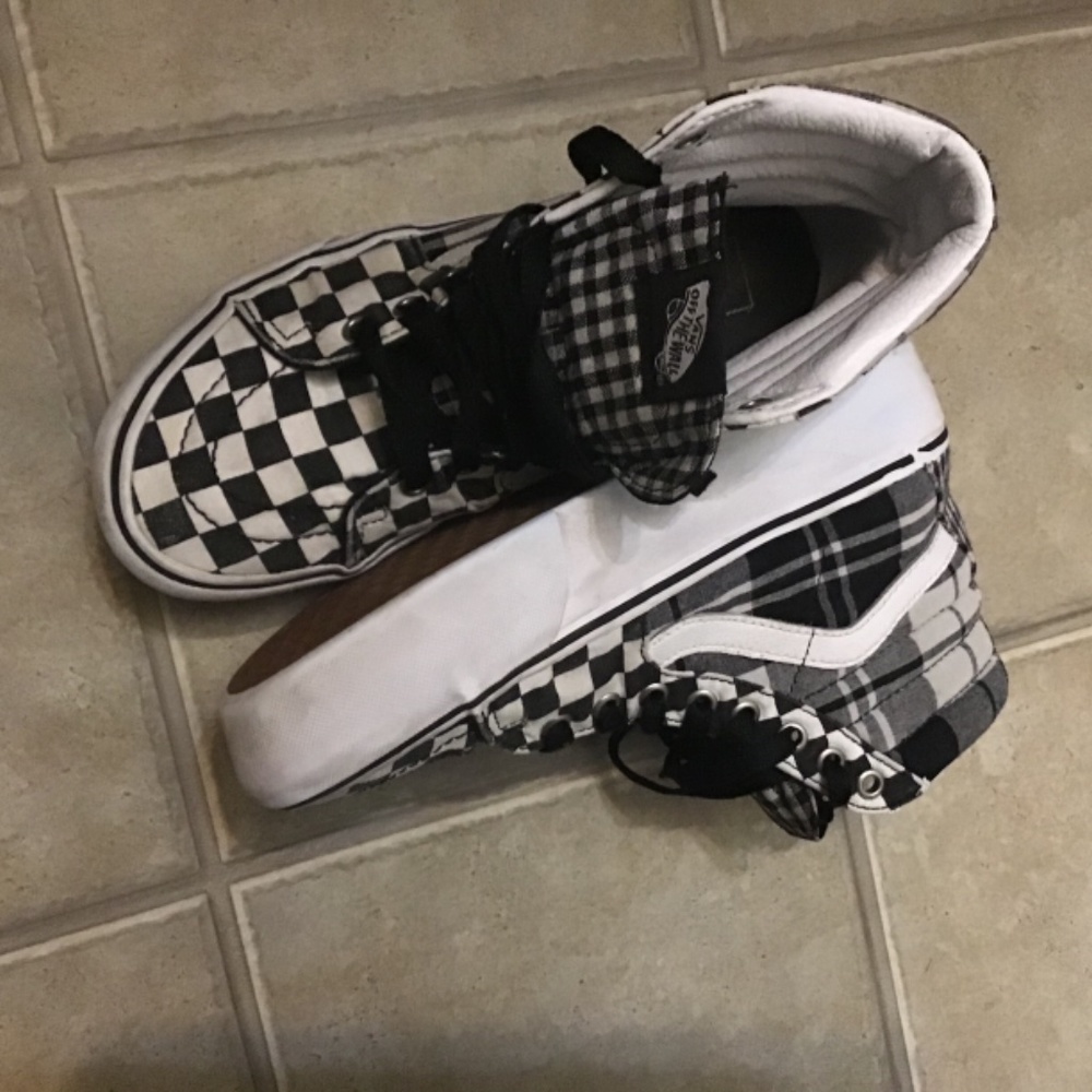 Vans - Picture 2 of 3